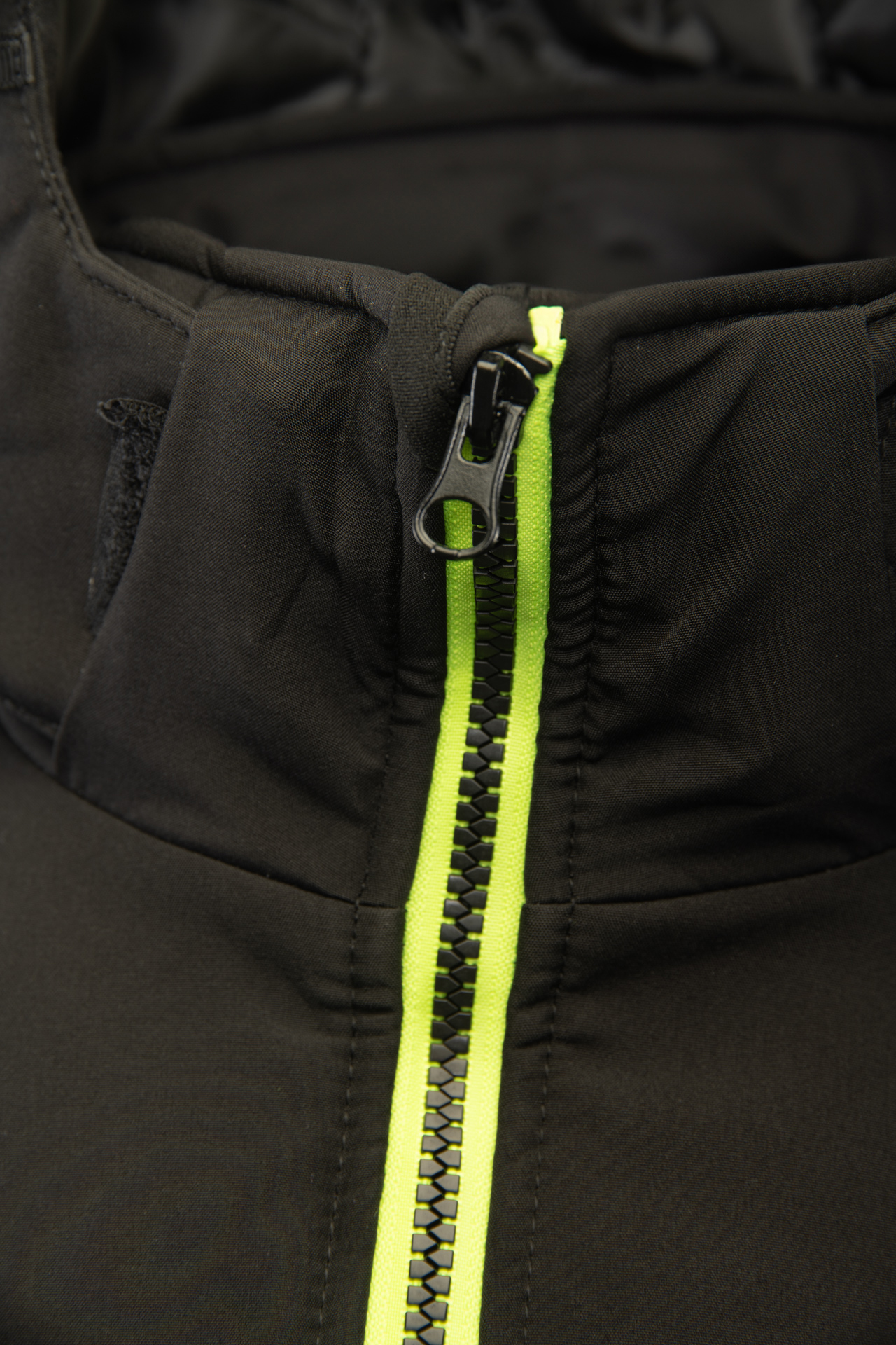 benefit_ocieplany_softshell_rival_4